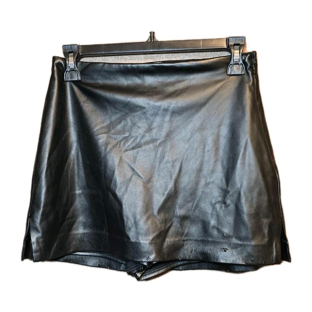 🔥 EXPRESS Faux Leather Skirt 🖤 Women's Size 2— Chic, Modern, and Edgy